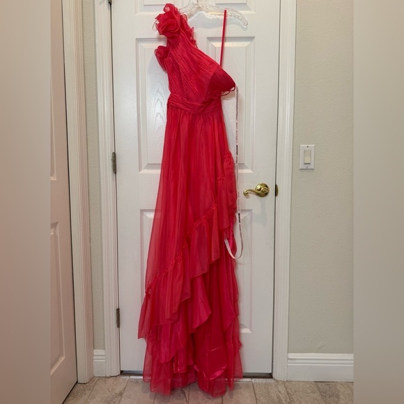 NWT Mac Duggal 67989 Red Ruffled One Shoulder Asymmetrical Gown Size 0 - Picture 3 of 12